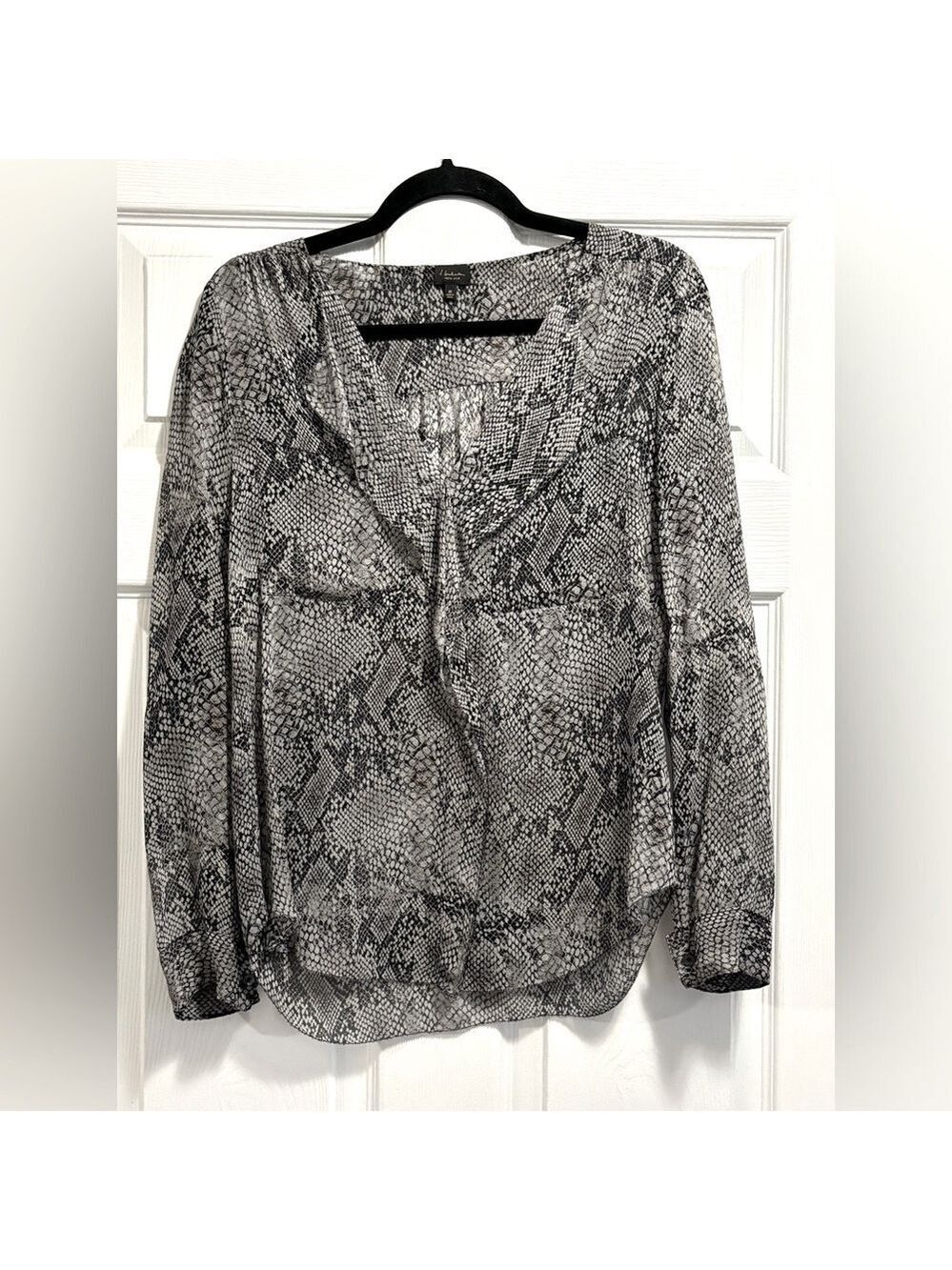 ARITZIA Babaton 100% Silk Snake Print
Blouse Roll Sleeve Ruffled Top Size XS